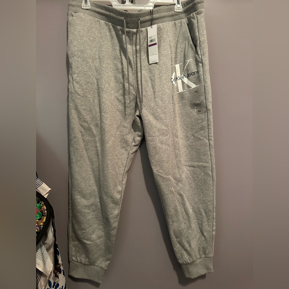 BRAND NEW WITH TAGS Calvin Klein Women’s Light Gray Sweatpants